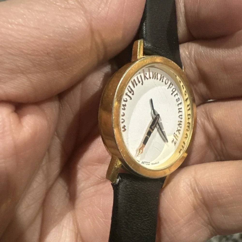 Working AKTEO Unisex Watch LITERATURE/LETTERS Feather & Pen 32mm New Black Strap